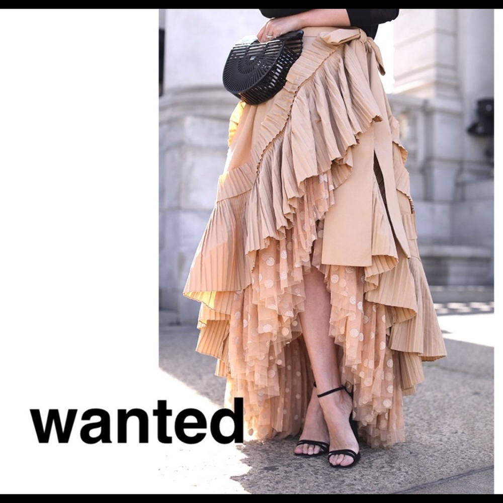 Obsessed want this skirt